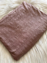 Charger l'image dans la galerie, HIJAB JERSEY MONOGRAMME MARON CLAIR
