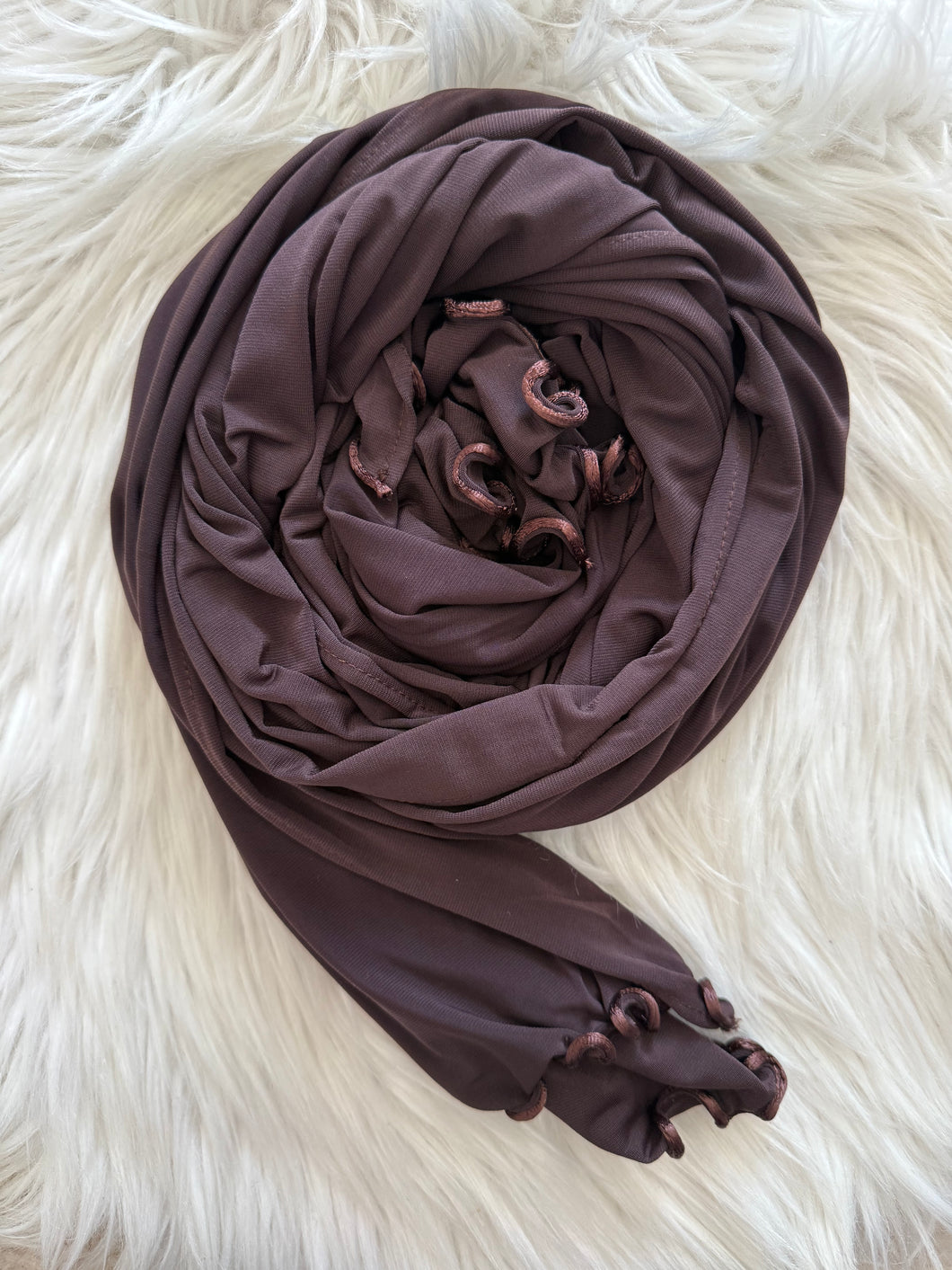 HIJAB MARRON FONCÉ ONDULÉ